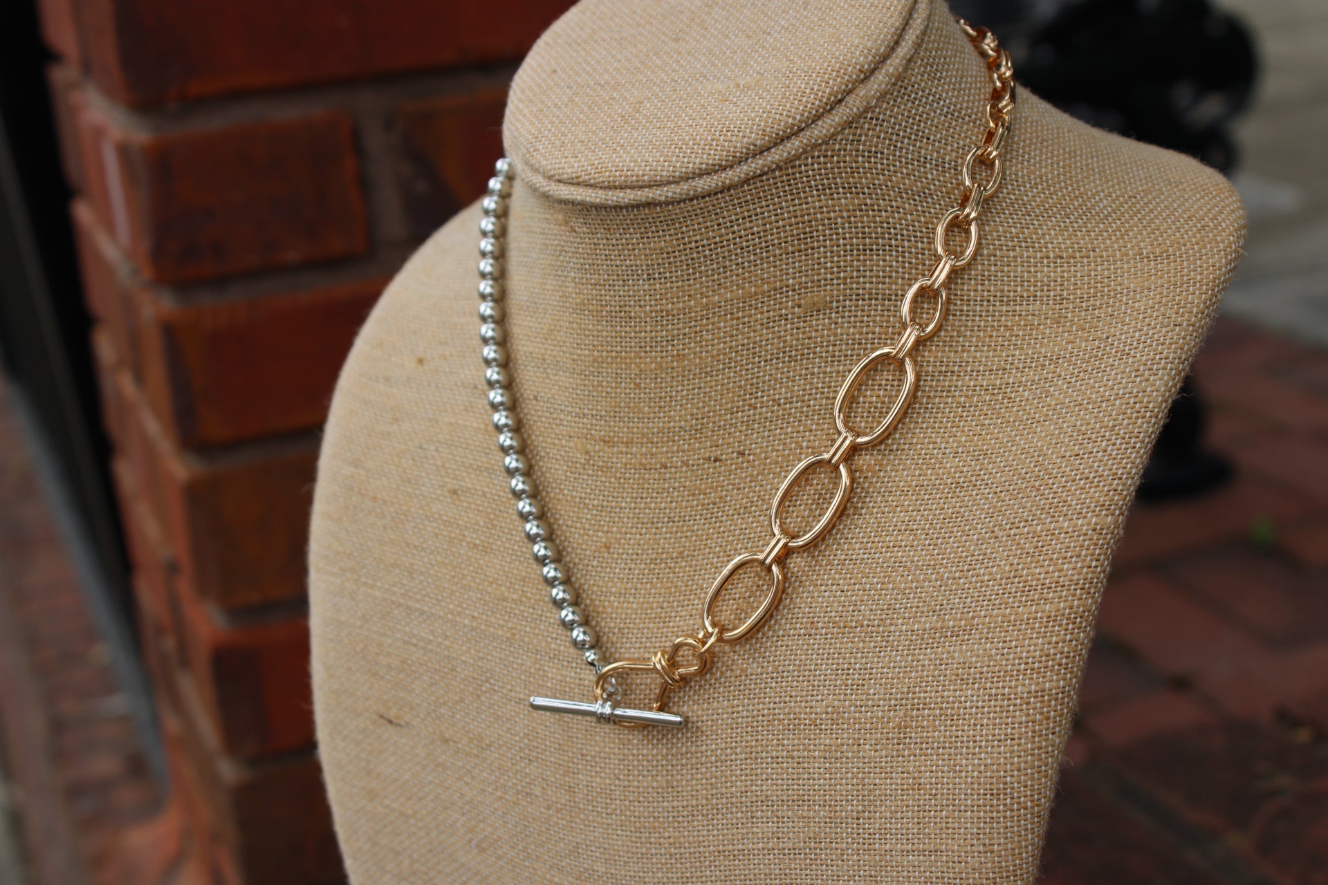 It Girl Golden Necklace