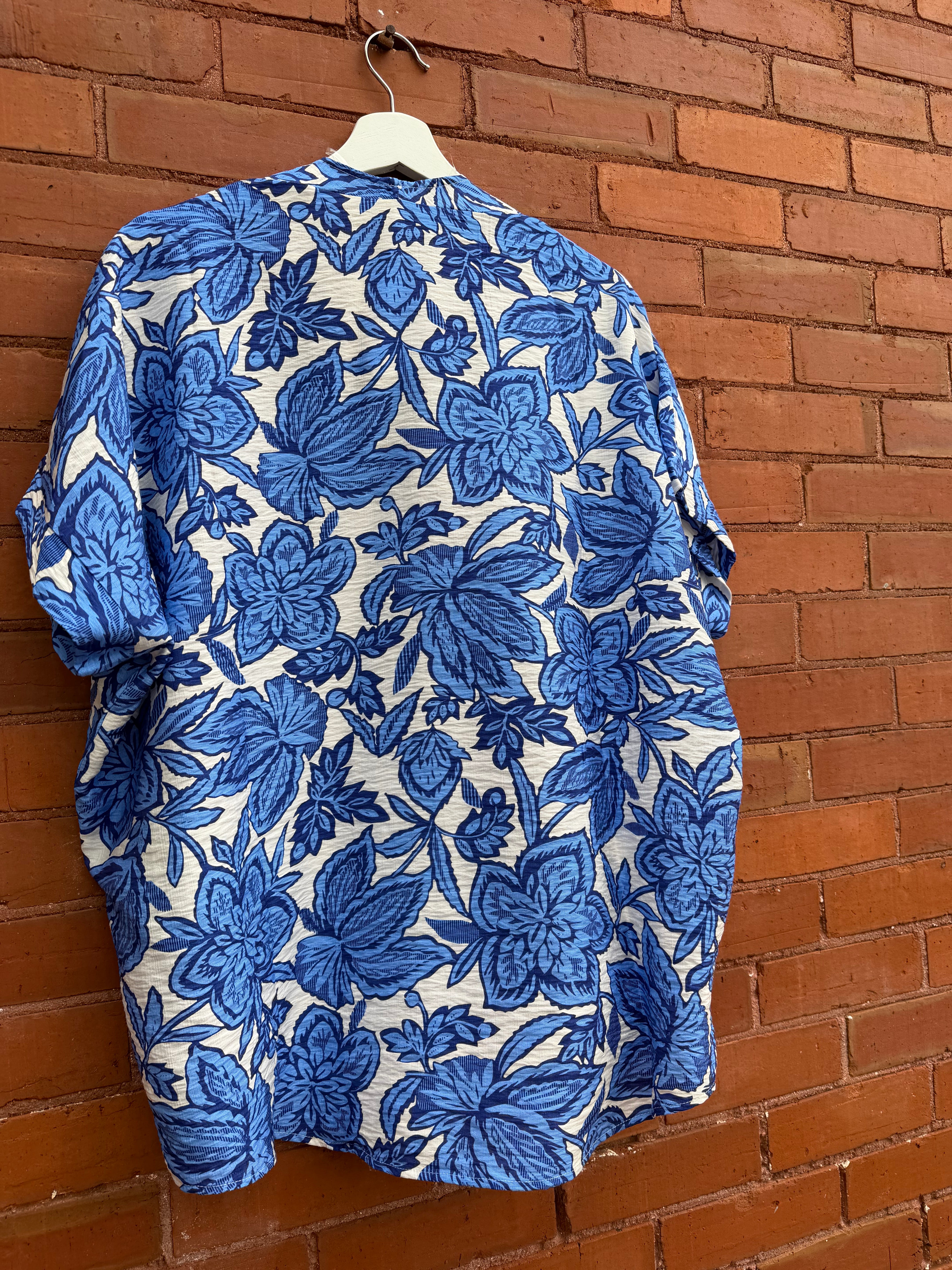 Garden Club Top In Blue