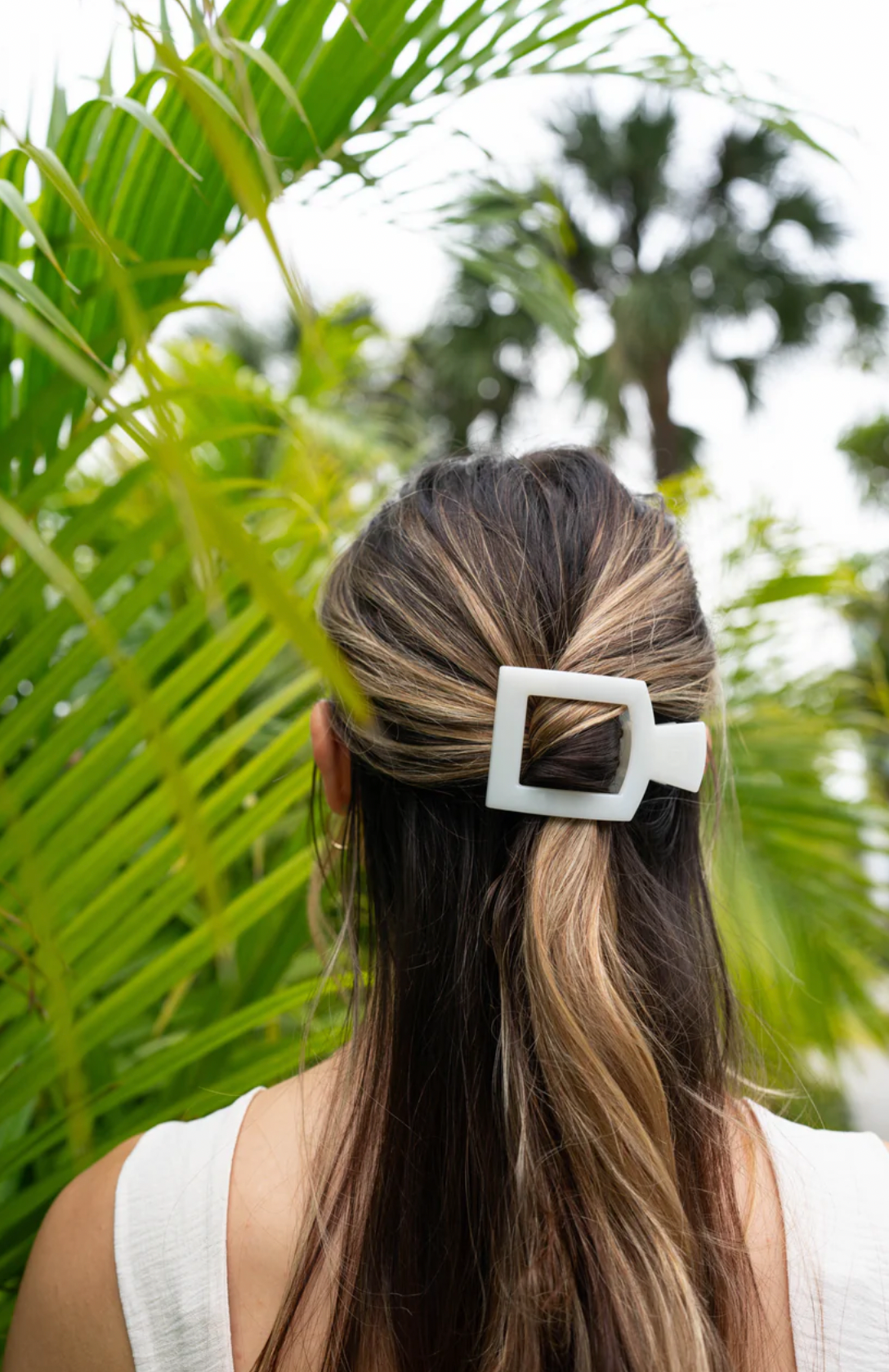 Coconut White Medium Flat Square Clip