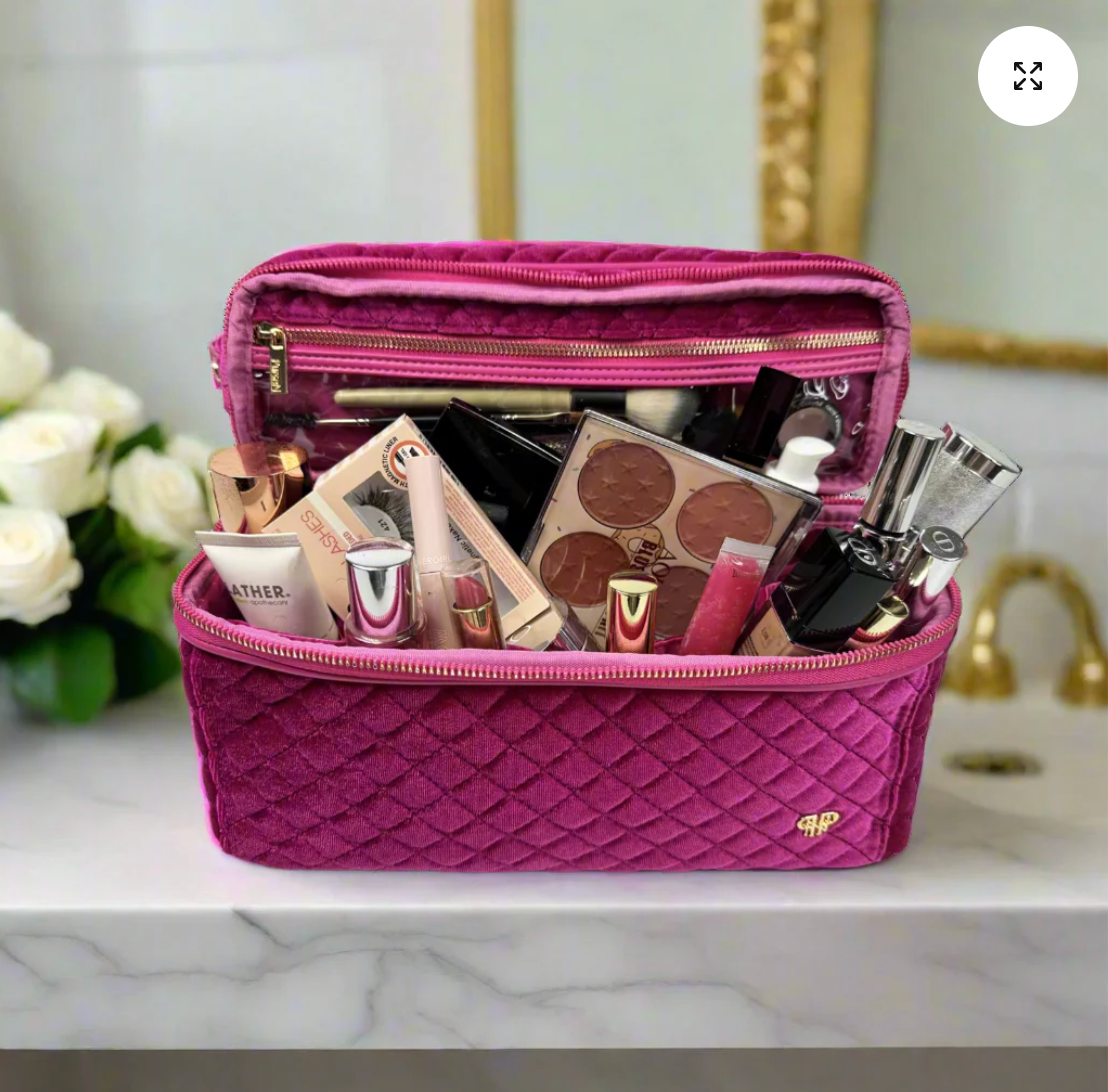 Stylist Travel Bag In Fuchsia Velvet