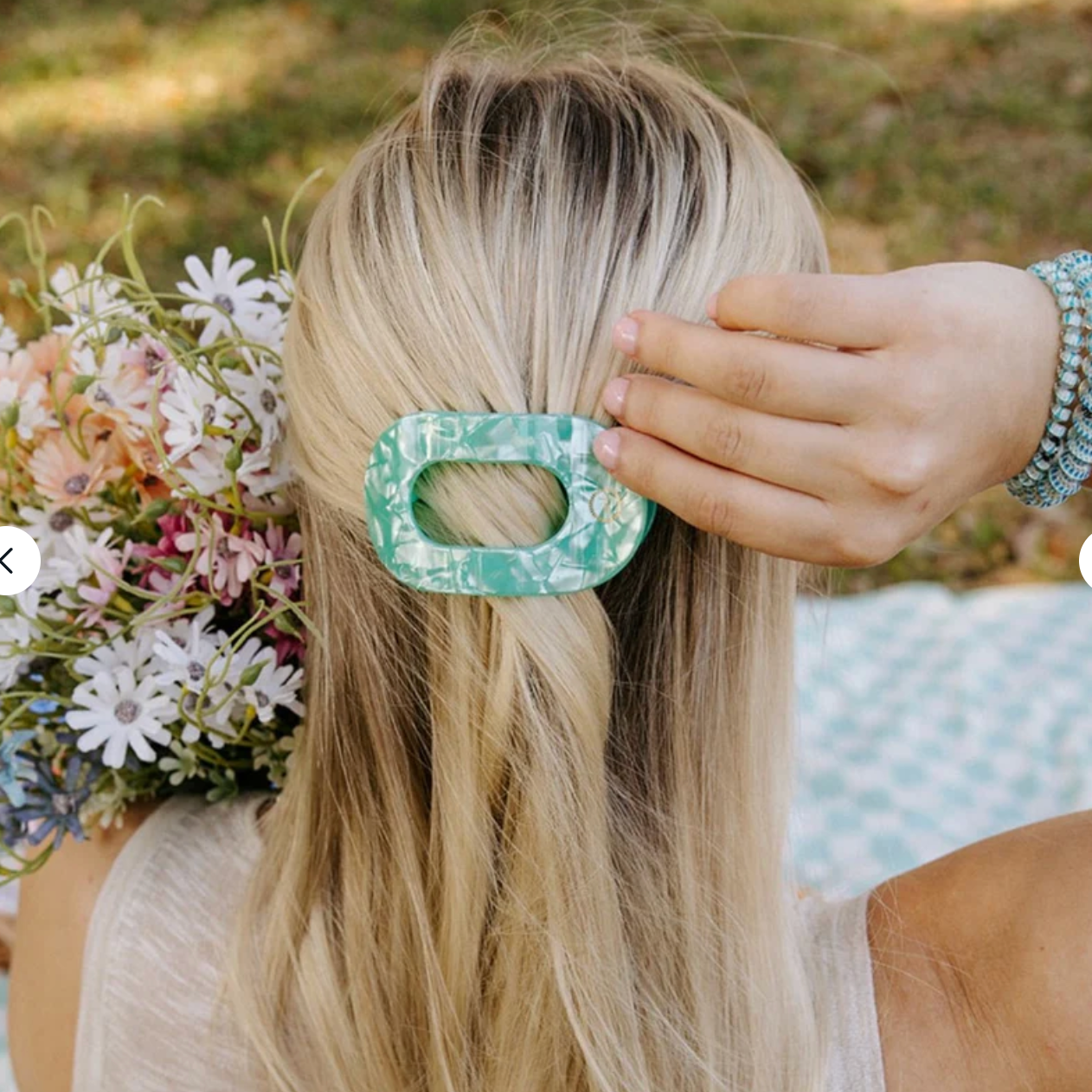 Spring Splash Small Flat Round Clip